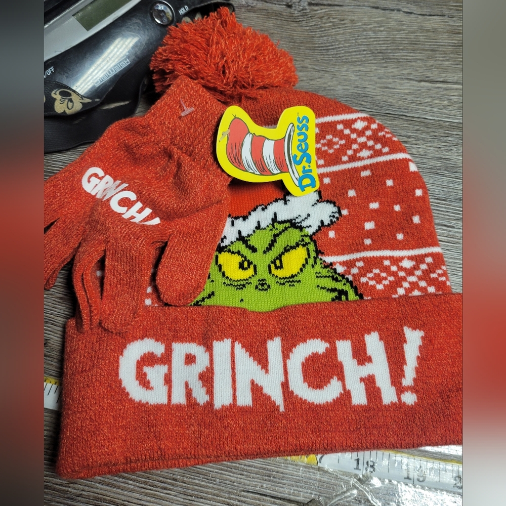 DR Seuss The Grinch NWT Hat & Mitten Set‎ Youth Size OSFM
